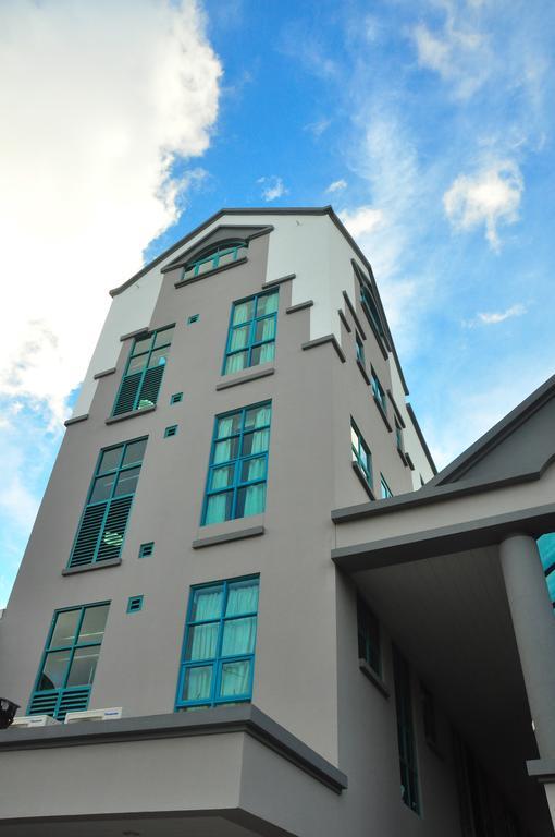 Tat Place Hotel Kuala Belait Exterior foto
